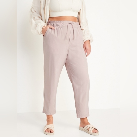 4X - Old Navy | High-Waisted StretchTech Cropped Taper Pants - Picture 2 of 2